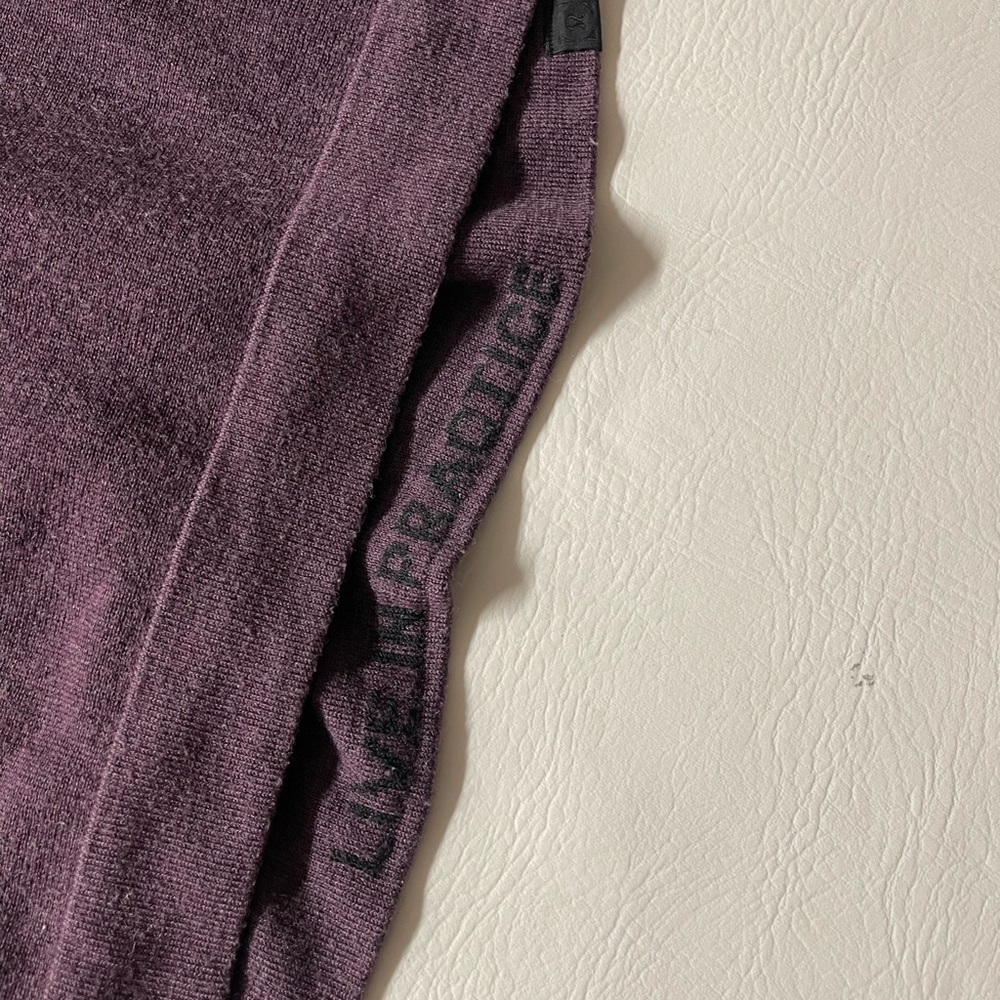Lululemon womens hoodie sweater size S long sleeves - Picture 7 of 7